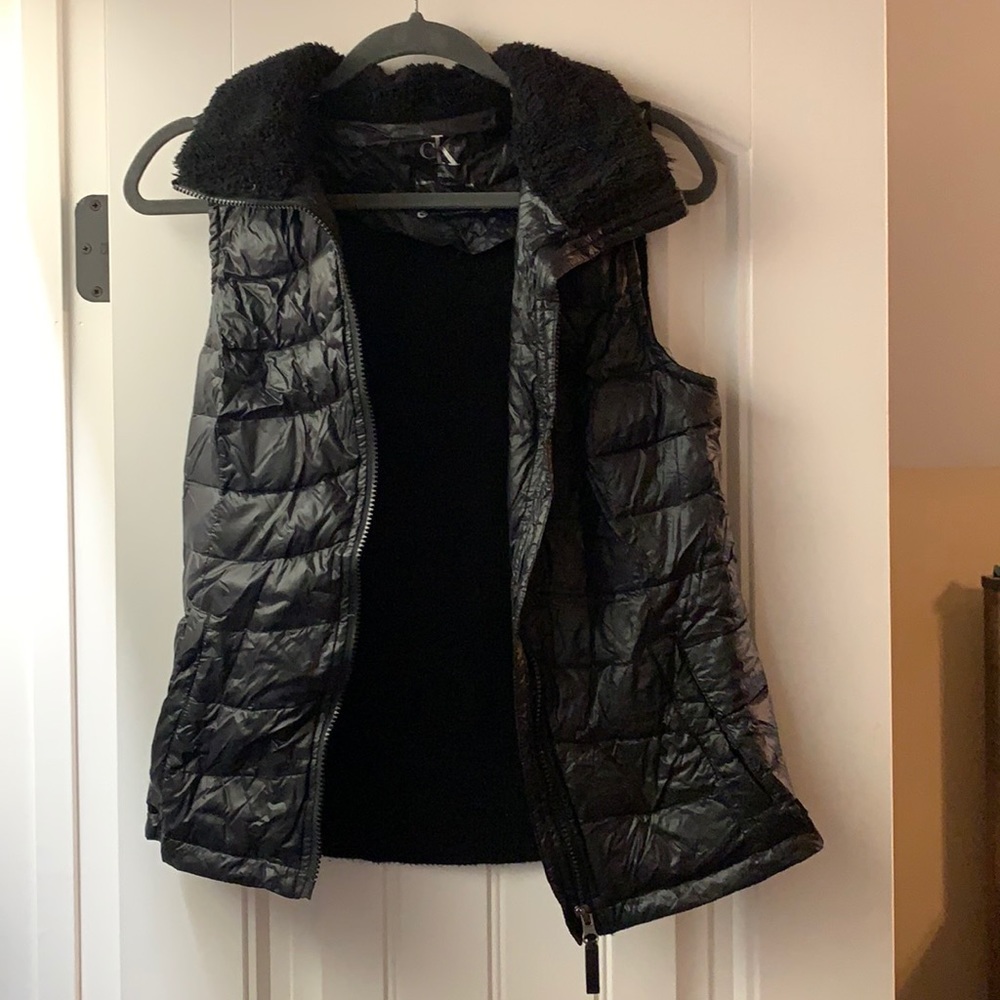 calvin klein puffer vest size medium